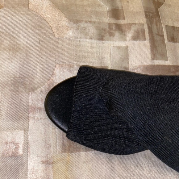 Express Shoes - Picture 4 of 5